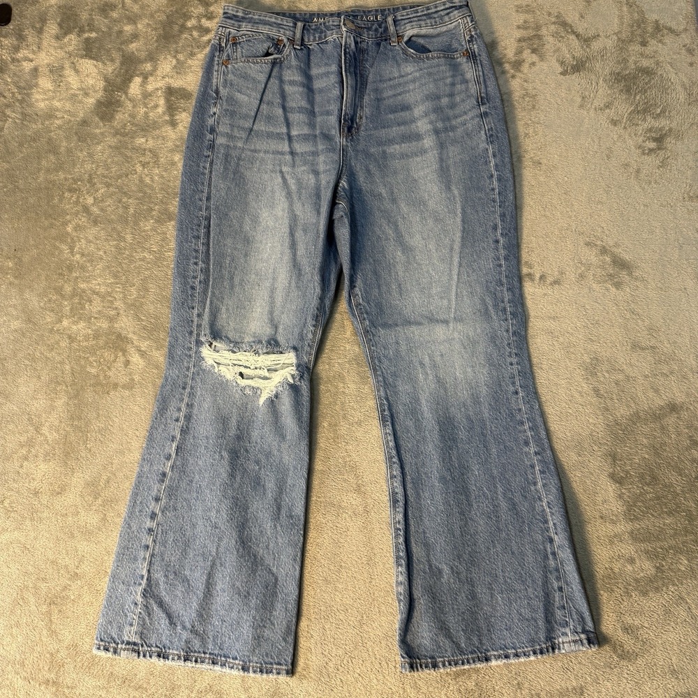 American Eagle Womens Ripped Jeans Size 16 Regular Light Wash Distressed